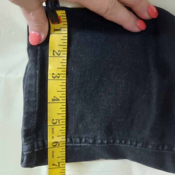 Men's 36" Hudson Sarto Relaxed Skinny Black Jeans With Stretch - Picture 13 of 16